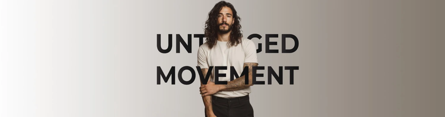 Untagged Movement Kampagnenbanner mit Model und Markenname
